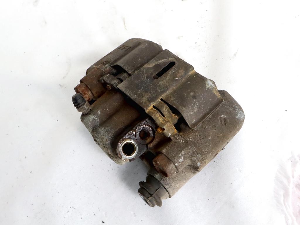 4773042050 PINZA FRENO POSTERIORE DESTRA TOYOTA RAV4 2.0 D 4X4 85KW 5M 5P (2003) RICAMBIO USATO 