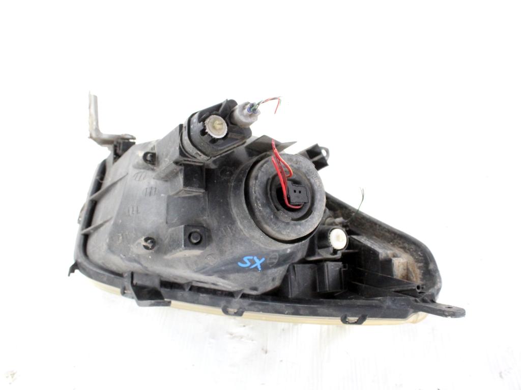 8117042180 FARO FANALE ANTERIORE SINISTRO TOYOTA RAV4 2.0 D 4X4 85KW 5M 5P (2003) RICAMBIO USATO 