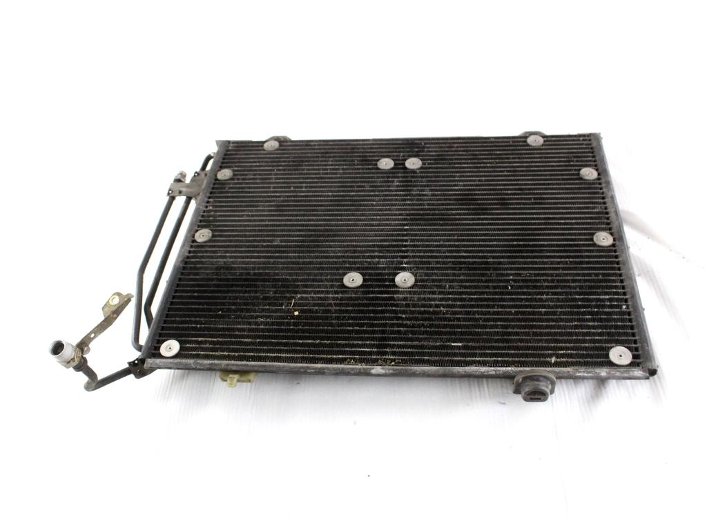 A2028300870 CONDENSATORE RADIATORE CLIMATIZZATORE CLIMA A/C MERCEDES CLASSE CLK 200 A208 2.0 B 120KW 6M 2P (2001) RICAMBIO USATO 