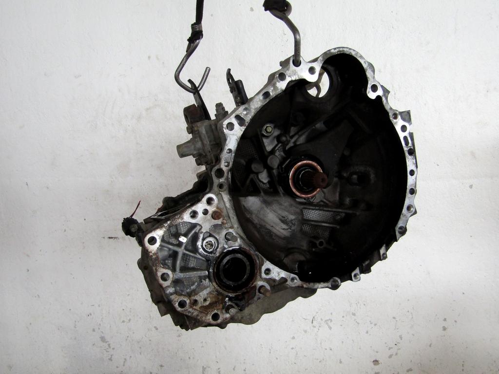 3030042140 CAMBIO MECCANICO TOYOTA RAV4 2.0 D 4X4 85KW 5M 5P (2003) RICAMBIO USATO