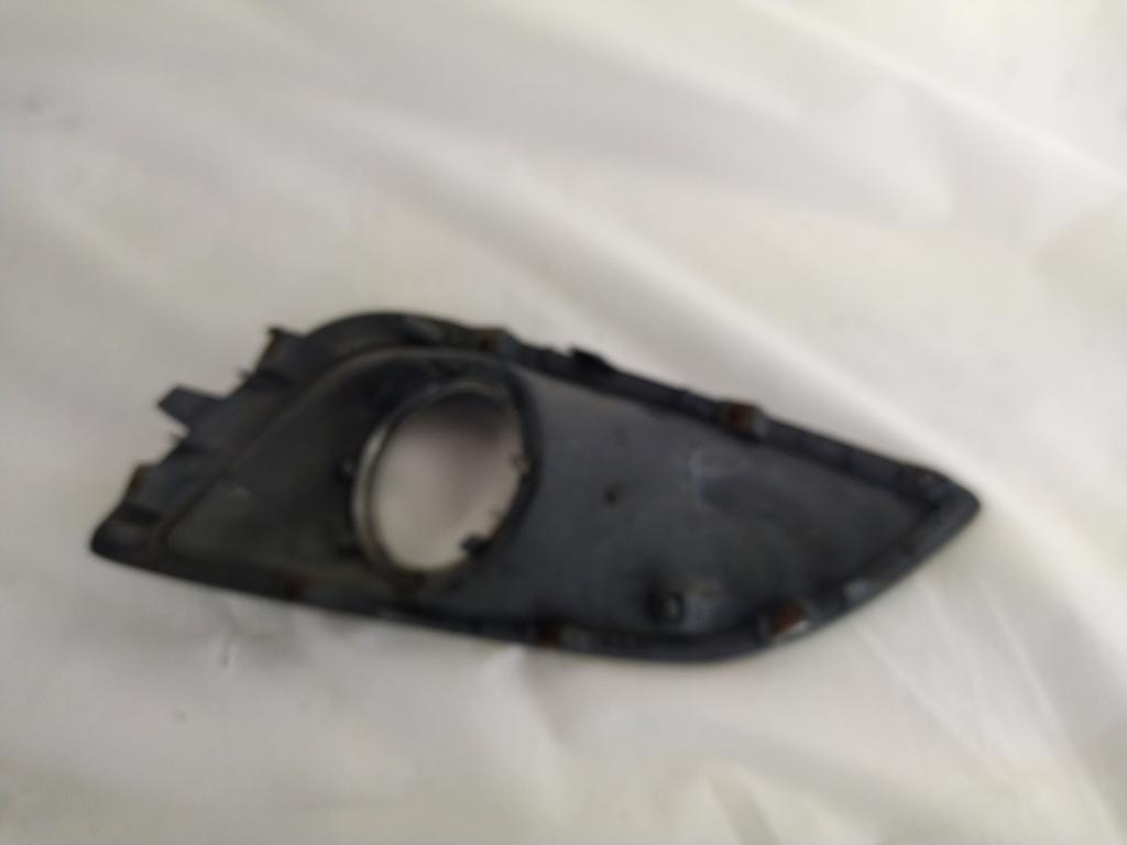 86585-2Y000 MASCHERINA RIVESTIMENTO FENDINEBBIA ANTERIORE LATO SINISTRO HYUNDAI IX35 1.7 D 85KW 6M 5P (2012) RICAMBIO USATO