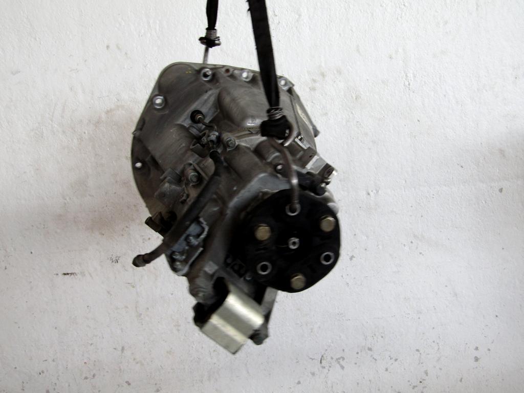 A2202701000 CAMBIO MECCANICO MERCEDES CLASSE CLK 200 A208 2.0 B 120KW 6M 2P (2001) RICAMBIO USATO R2032610701 2032609400