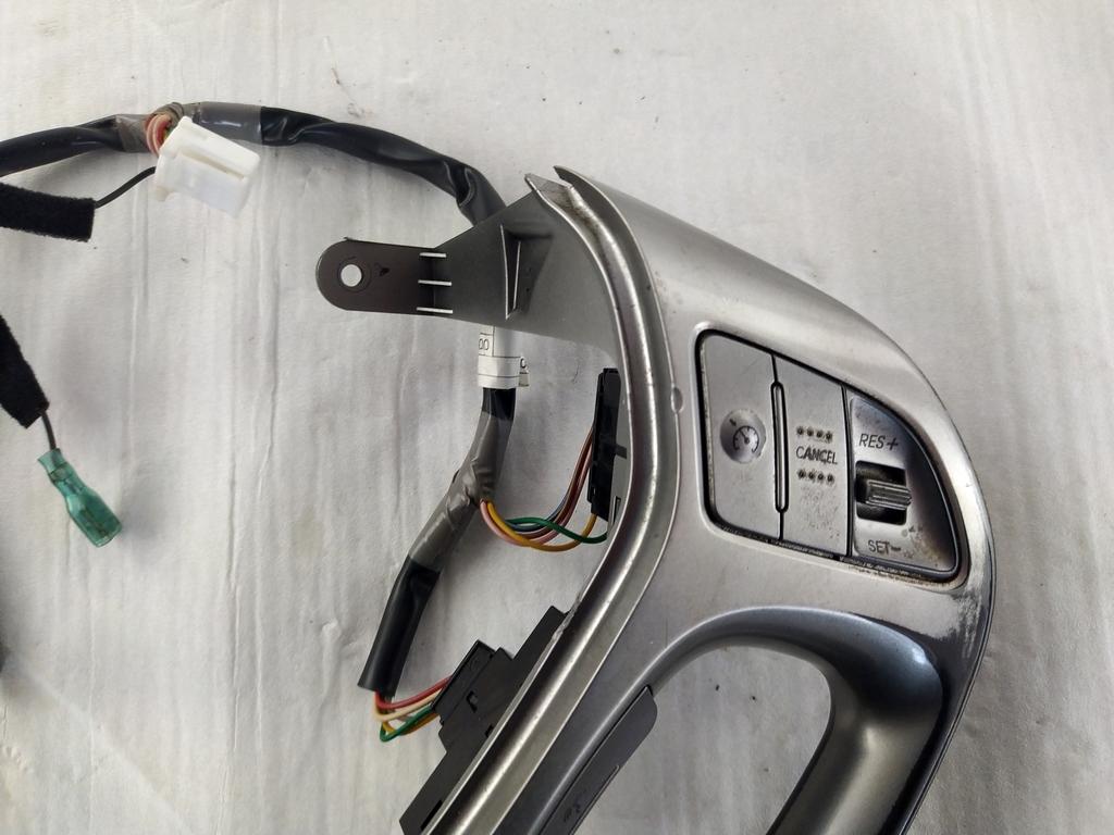 96700-2S800 COMANDI CRUISE CONTROL AL VOLANTE HYUNDAI IX35 1.7 D 85KW 6M 5P (2012) RICAMBIO USATO
