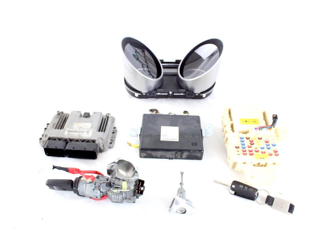 39120-2A000 KIT ACCENSIONE AVVIAMENTO HYUNDAI IX35 1.7 D 85KW 6M 5P (2012) RICAMBIO USATO CENTRALINA MOTORE CON RIVESTIMENTO DIFETTATO, QUADRO STRUMENTI, BLOCCHETTI ACCENSIONE APERTURA CON DOPPIA CHIAVE 95400-2Y002 91950-2S521 94003-2Y290