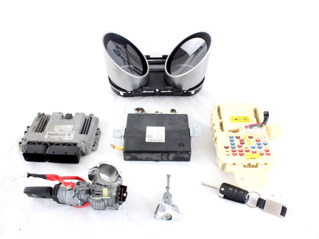 39120-2A000 KIT ACCENSIONE AVVIAMENTO HYUNDAI IX35 1.7 D 85KW 6M 5P (2012) RICAMBIO USATO CENTRALINA MOTORE CON RIVESTIMENTO DIFETTATO, QUADRO STRUMENTI, BLOCCHETTI ACCENSIONE APERTURA CON DOPPIA CHIAVE 95400-2Y002 91950-2S521 94003-2Y290