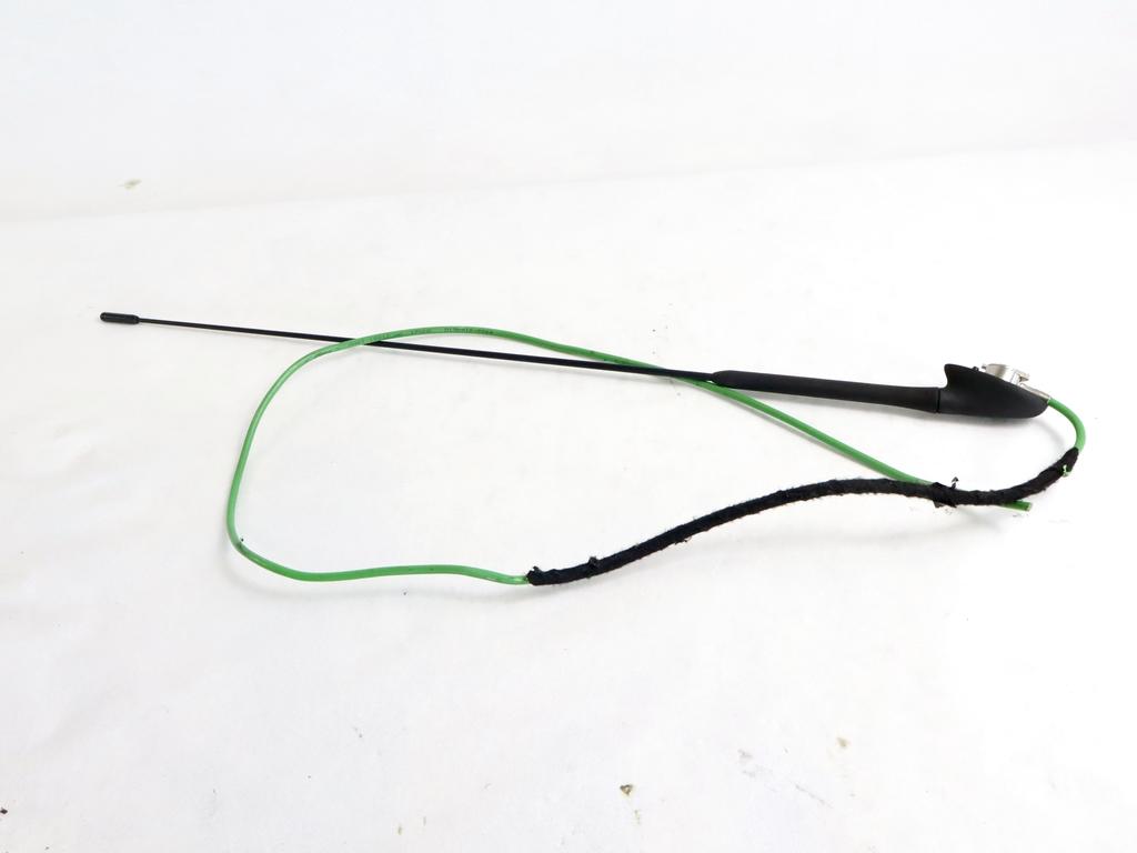 1087087 ANTENNA AUTORADIO FORD FIESTA 1.2 B 44KW 5M 5P (2011) RICAMBIO USATO
