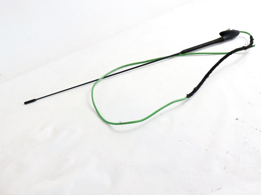 1087087 ANTENNA AUTORADIO FORD FIESTA 1.2 B 44KW 5M 5P (2011) RICAMBIO USATO