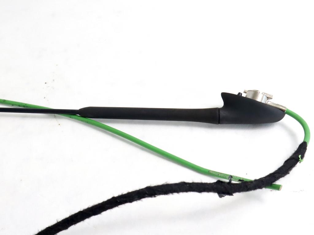 1087087 ANTENNA AUTORADIO FORD FIESTA 1.2 B 44KW 5M 5P (2011) RICAMBIO USATO