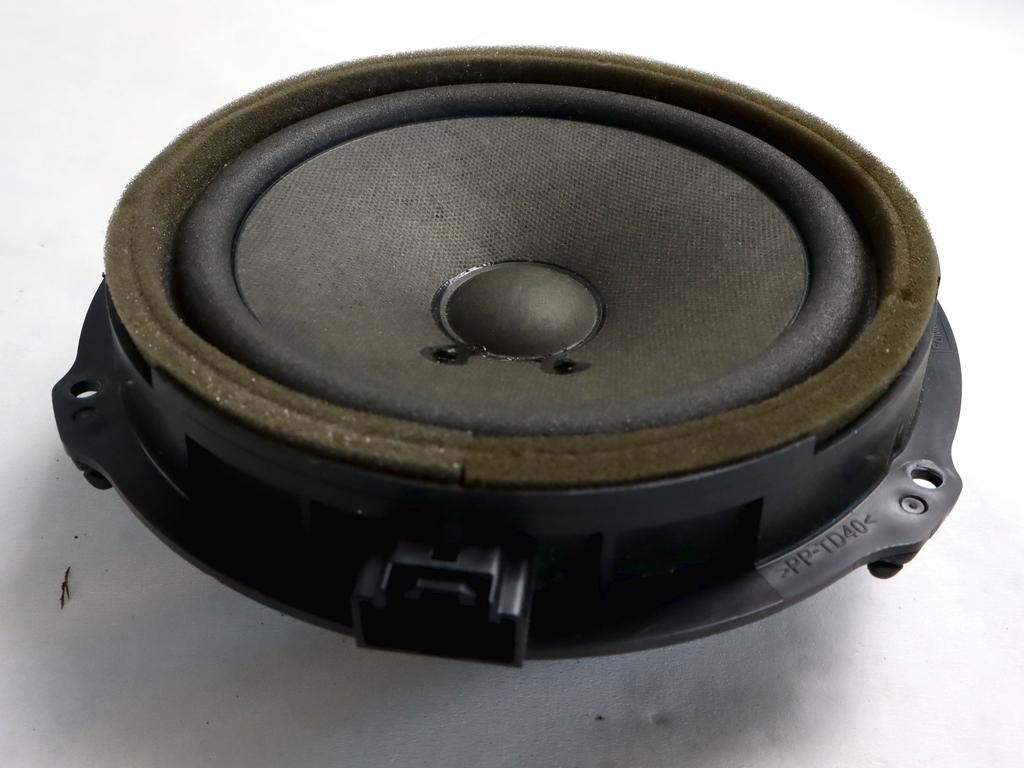 AA6T-18808-AA CASSA ALTOPARLANTE PORTA ANTERIORE FORD FIESTA 1.2 B 44KW 5M 5P (2011) RICAMBIO USATO