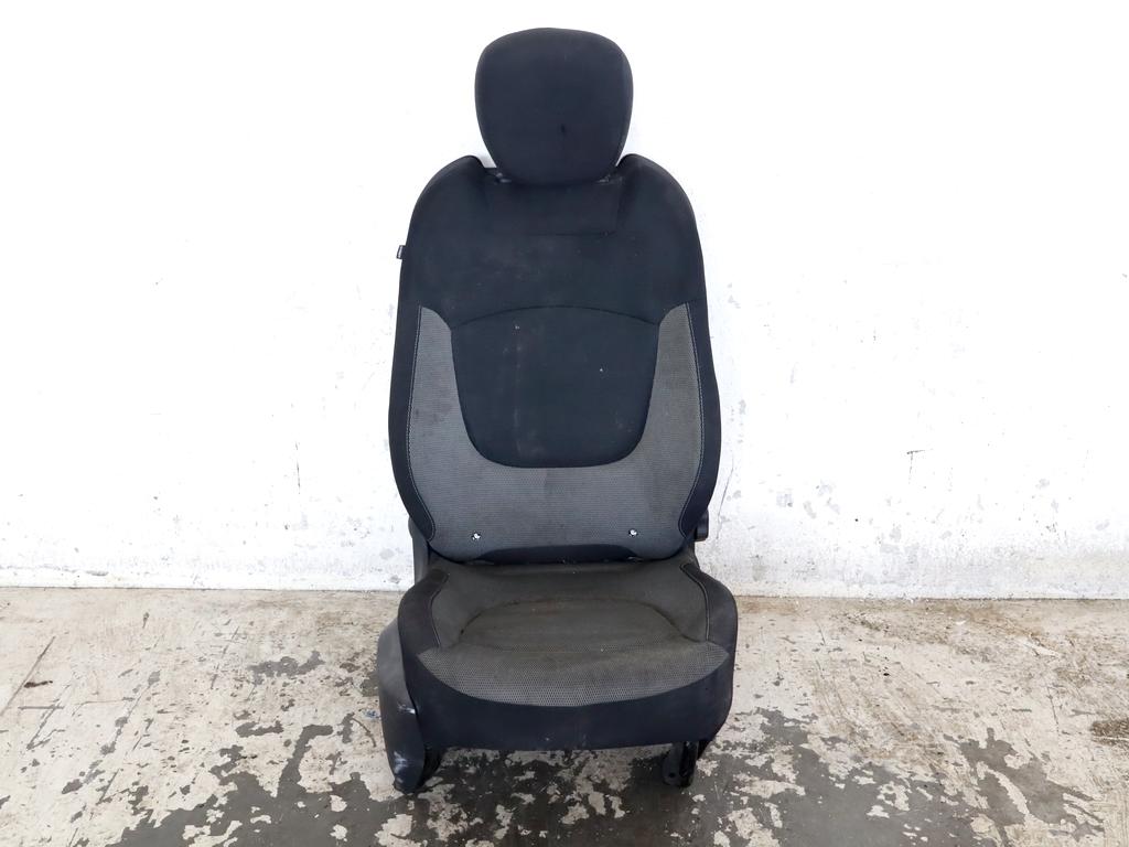 876014572R SEDILE ANTERIORE DESTRO PASSEGGERO RENAULT CAPTUR 1.5 D 66 KW 5P (2013) RICAMBIO USATO 