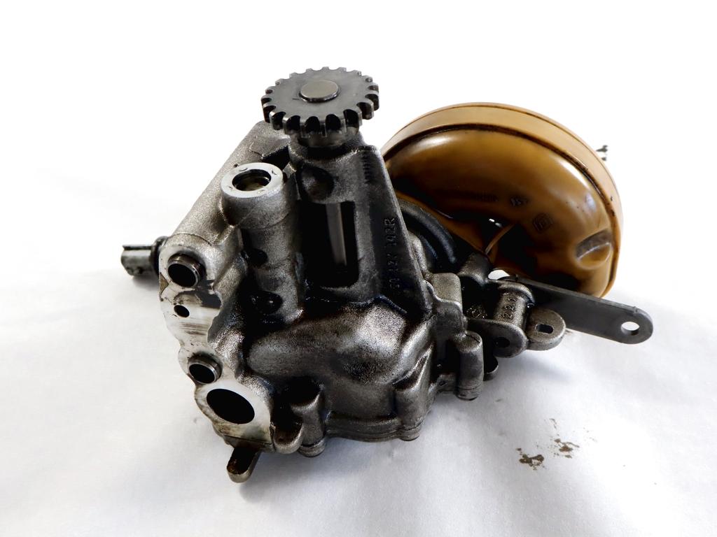150127302R POMPA OLIO MOTORE RENAULT CLIO 0.9 B 56KW 5M 5P (2019) RICAMBIO USATO 