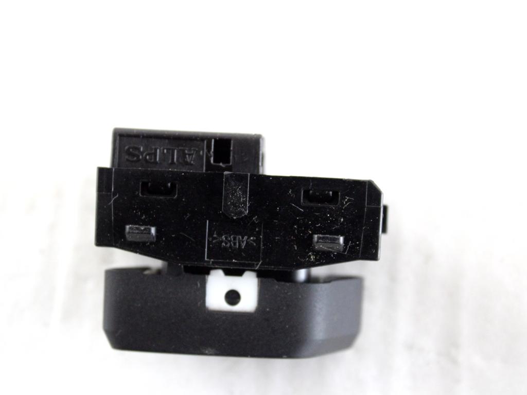 13437276 GRUPPO DI COMANDO CHIUSURA APERTURA INTERNA PORTE OPEL ASTRA K 1.6 D 100KW 6M 5P (2017) RICAMBIO USATO