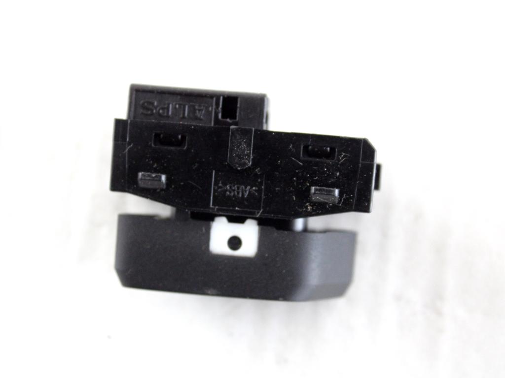 13437276 GRUPPO DI COMANDO CHIUSURA APERTURA INTERNA PORTE OPEL ASTRA K 1.6 D 100KW 6M 5P (2017) RICAMBIO USATO