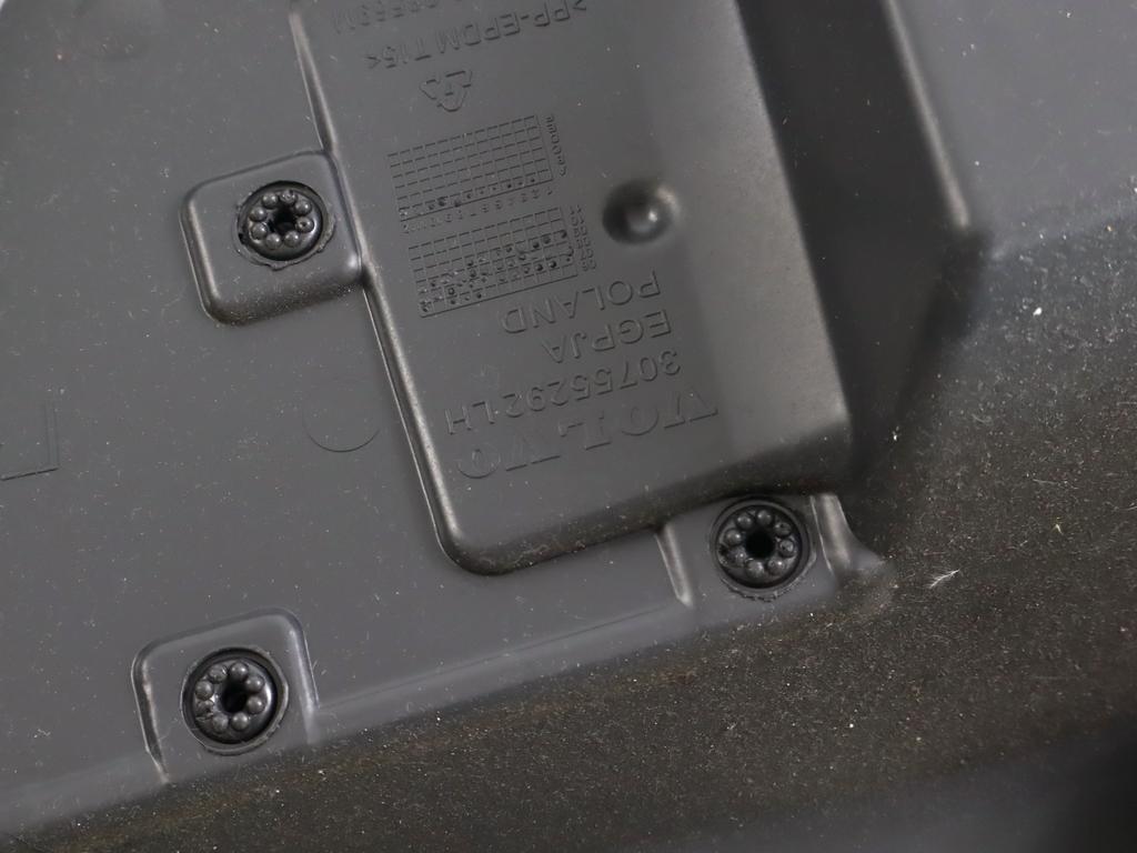 30755292 PANNELLO INTERNO PORTA ANTERIORE SINISTRA CON RIVESTIMENTO IN PELLE E TESSUTO VOLVO V50 SW 2.0 D 100KW 6M 5P (2009) RICAMBIO USATO 