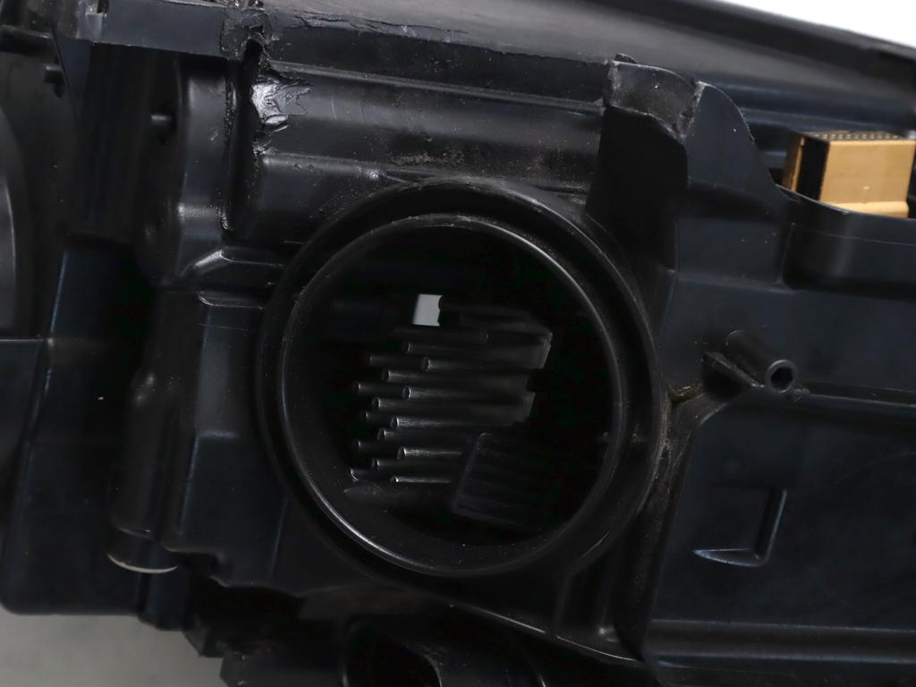 8K0941006C FARO FANALE ANTERIORE DESTRO XENON LED AUDI A4 AVANT 2.0 140KW (2015) RICAMBIO USATO