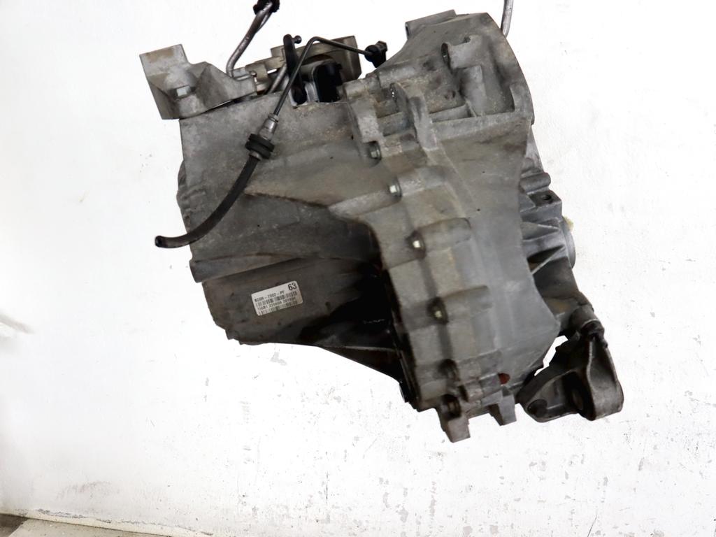 8252196 CAMBIO MECCANICO VOLVO V50 SW 2.0 D 100KW 6M 5P (2009) RICAMBIO USATO 8G9R-7002-PF