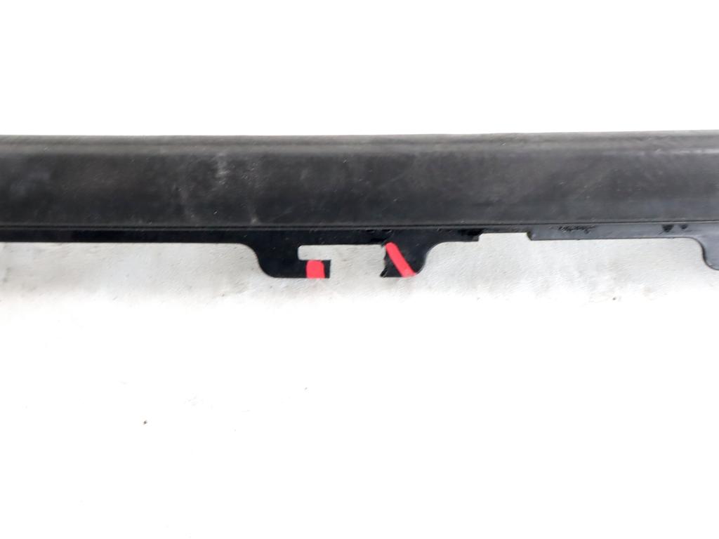 9673252780 GUARNIZIONE RASCHIAVETRO SUPERIORE PORTA POSTERIORE DESTRA PEUGEOT 208 1.6 D 55KW 5M 5P (2017) RICAMBIO USATO AGGANCIO DANNEGGIATO