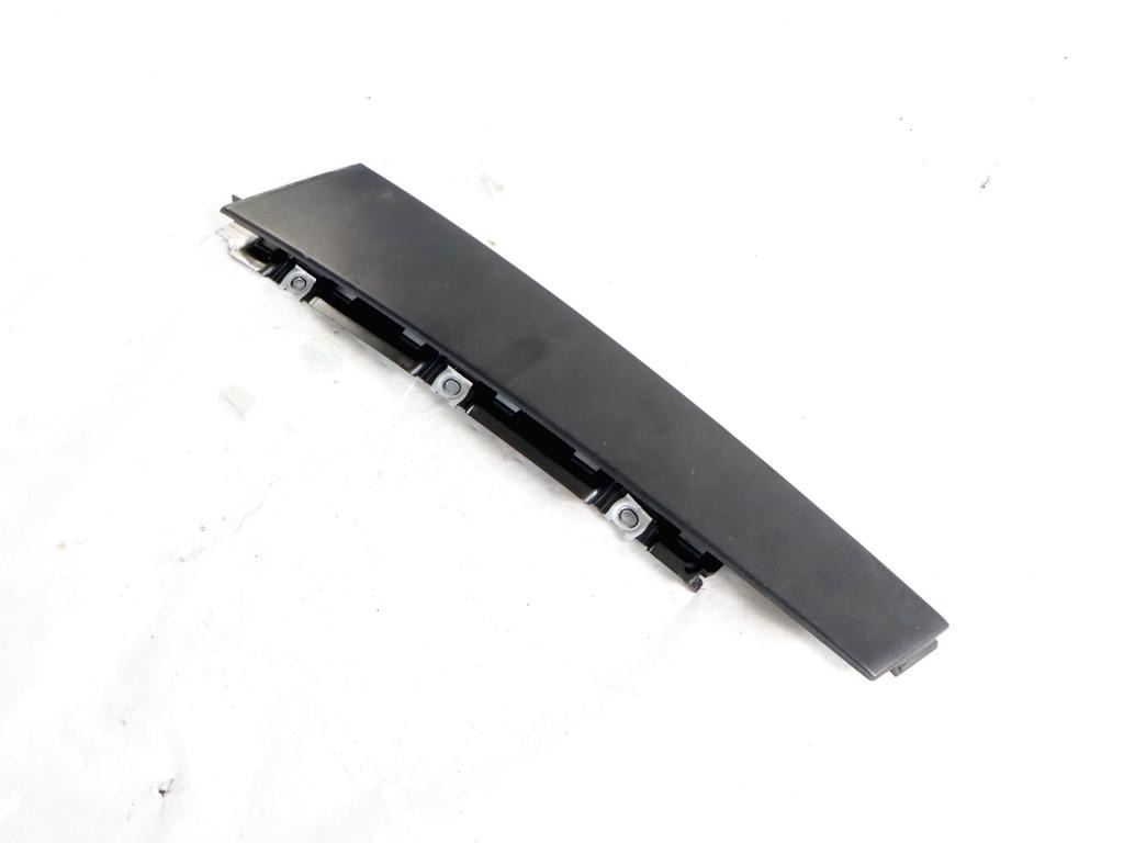 9673281177 MODANATURA ESTERNA MONTANTE POSTERIORE PORTA ANTERIORE DESTRA PEUGEOT 208 1.6 D 55KW 5M 5P (2017) RICAMBIO USATO