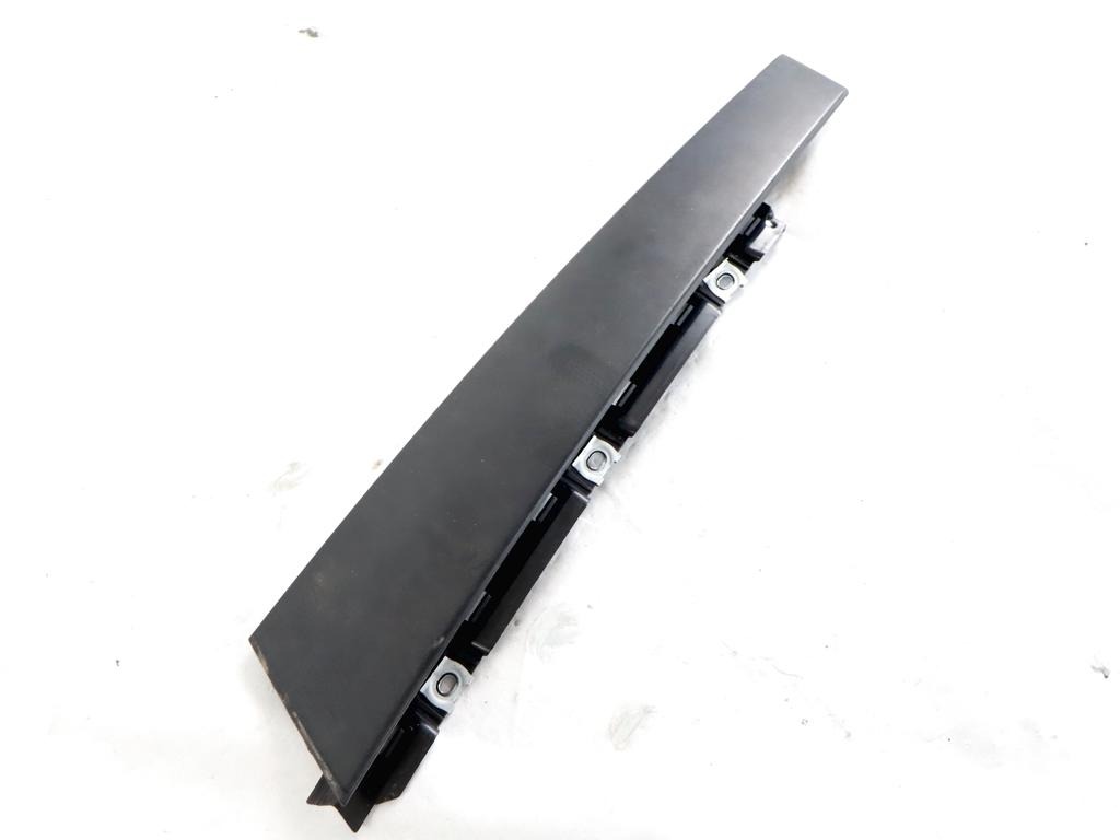 9673281177 MODANATURA ESTERNA MONTANTE POSTERIORE PORTA ANTERIORE DESTRA PEUGEOT 208 1.6 D 55KW 5M 5P (2017) RICAMBIO USATO