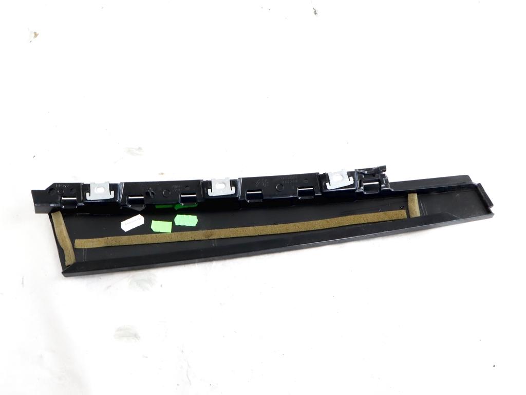 9673281177 MODANATURA ESTERNA MONTANTE POSTERIORE PORTA ANTERIORE DESTRA PEUGEOT 208 1.6 D 55KW 5M 5P (2017) RICAMBIO USATO