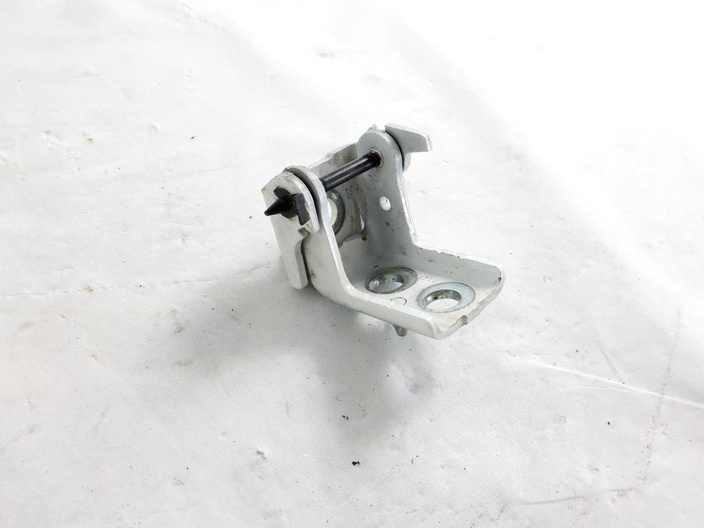9671887080 CERNIERA INFERIORE PORTA POSTERIORE DESTRA PEUGEOT 208 1.6 D 55KW 5M 5P (2017) RICAMBIO USATO
