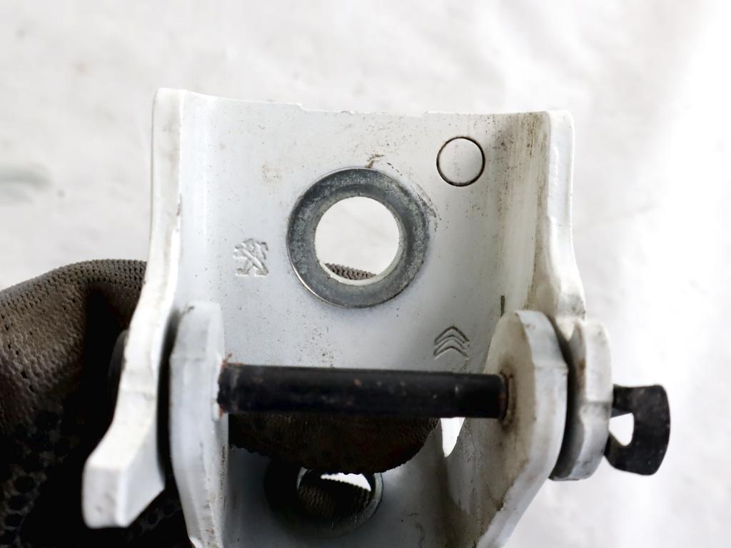 9671887080 CERNIERA INFERIORE PORTA POSTERIORE DESTRA PEUGEOT 208 1.6 D 55KW 5M 5P (2017) RICAMBIO USATO