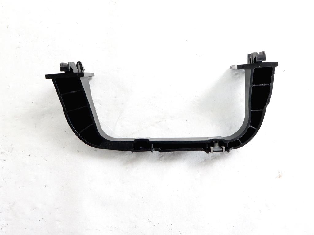 9674497280 STAFFA SUPPORTO INTERNA PANNELLO PORTA ANTERIORE DESTRA PEUGEOT 208 1.6 D 55KW 5M 5P (2017) RICAMBIO USATO