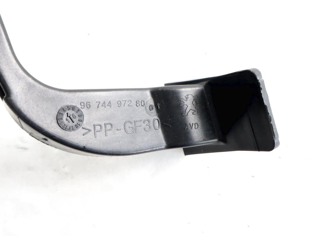 9674497280 STAFFA SUPPORTO INTERNA PANNELLO PORTA ANTERIORE DESTRA PEUGEOT 208 1.6 D 55KW 5M 5P (2017) RICAMBIO USATO