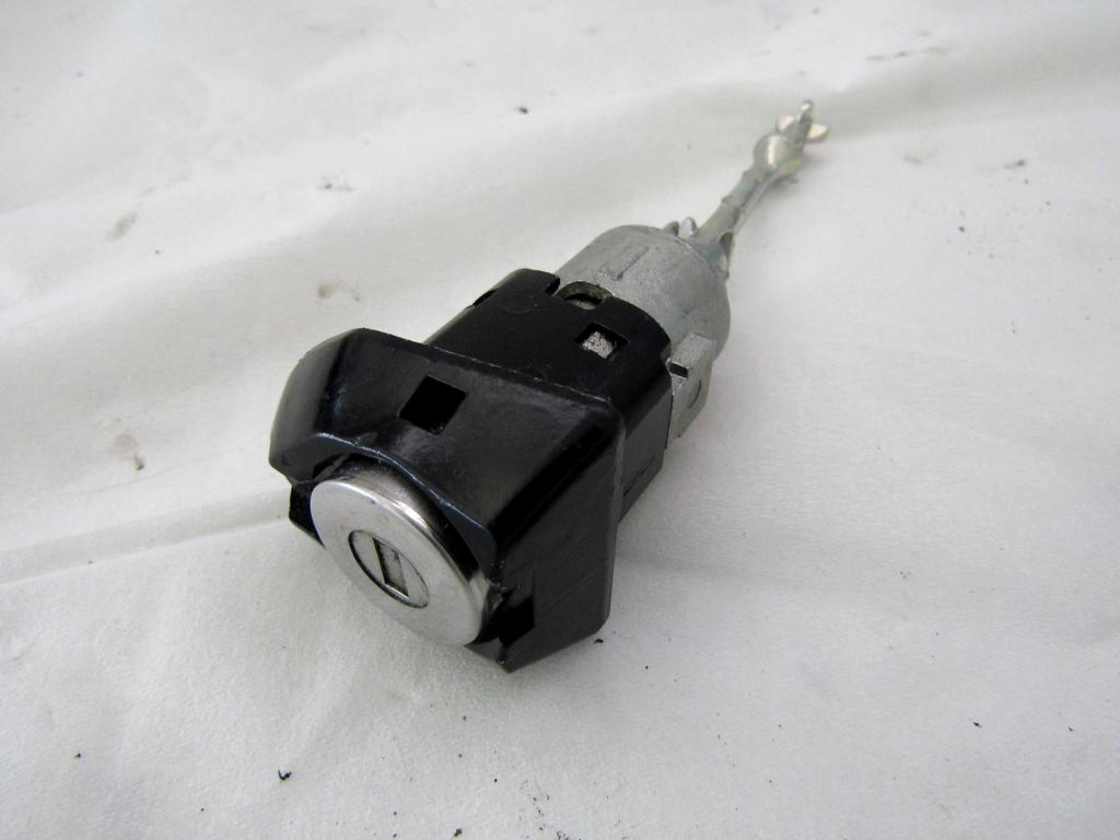 4502033240 KIT BLOCCHETTI APERTURA E ACCENSIONE CON DOPPIA CHIAVE TOYOTA RAV 4 2.5 I 131KW AUT 5P (2022) RICAMBIO USATO 45020-33-12