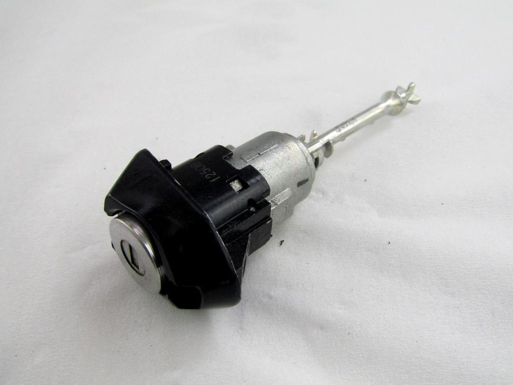 4502033240 KIT BLOCCHETTI APERTURA E ACCENSIONE CON DOPPIA CHIAVE TOYOTA RAV 4 2.5 I 131KW AUT 5P (2022) RICAMBIO USATO 45020-33-12