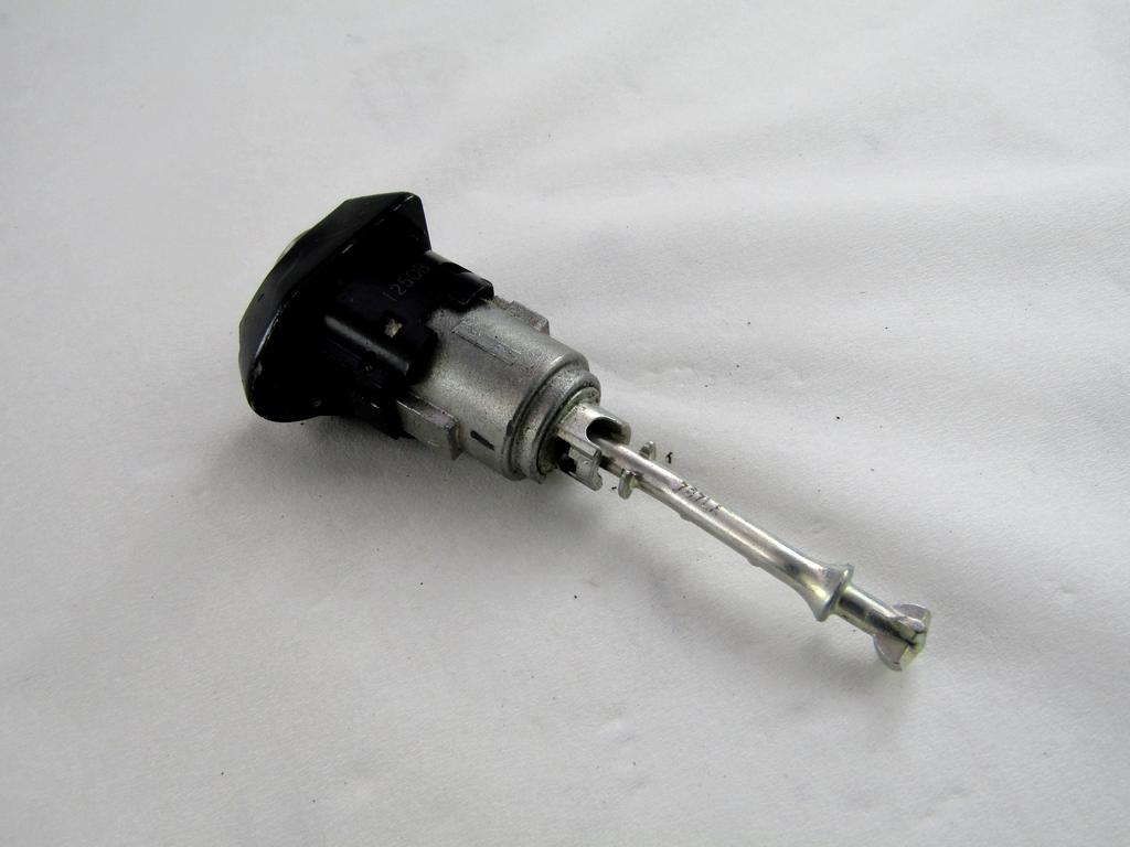 4502033240 KIT BLOCCHETTI APERTURA E ACCENSIONE CON DOPPIA CHIAVE TOYOTA RAV 4 2.5 I 131KW AUT 5P (2022) RICAMBIO USATO 45020-33-12