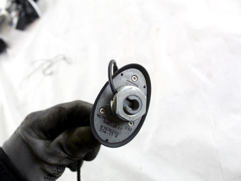 9674768780 ANTENNA AUTORADIO PEUGEOT 207 1.4 B 54KW 5M 5P (2012) RICAMBIO USATO 