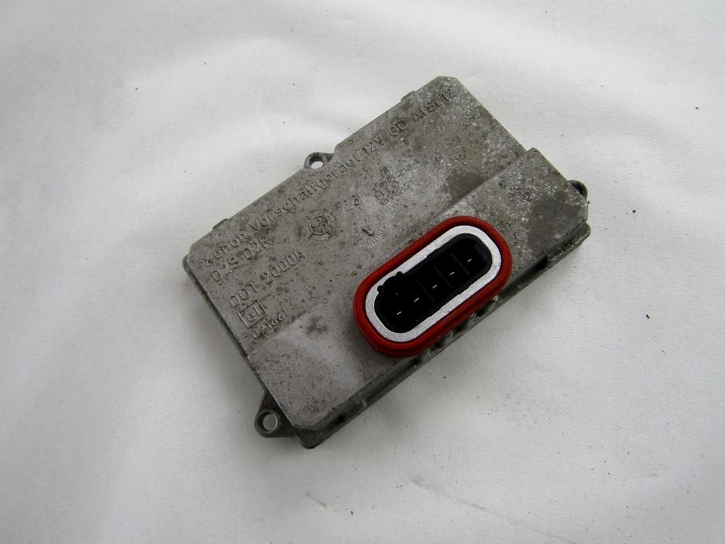 5DV008290-00 CENTRALINA FARO XENON MERCEDES CLASSE E 270 W211 2.7 D 130KW AUT 4P (2004) RICAMBIO USATO