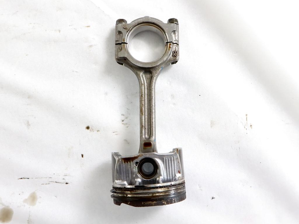 120A18015R PISTONE BIELLA MOTORE RENAULT CAPTUR 1.0 G 74KW 6M 5P (2021) RICAMBIO USATO 121003320R