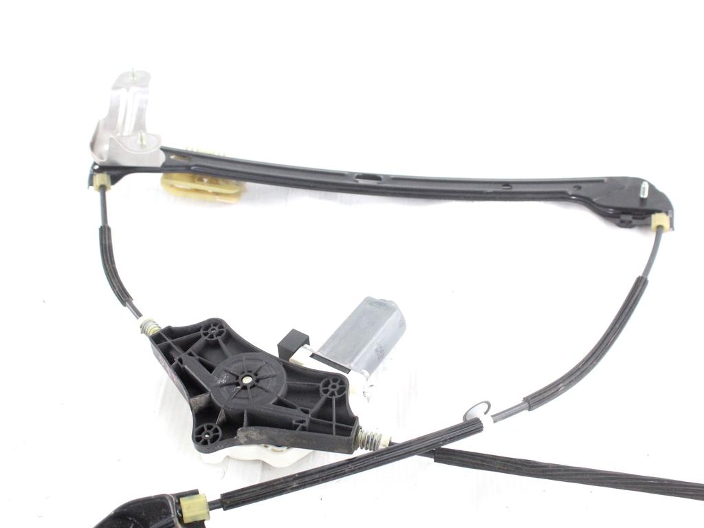 5G4837462H MOTORINO MECCANISMO ALZA-VETRO ALZA-CRISTALLO PORTA ANTERIORE DESTRA VOLKSWAGEN GOLF 7 1.4 M 81KW 6M 5P (2015) RICAMBIO USATO 5Q4959811A 