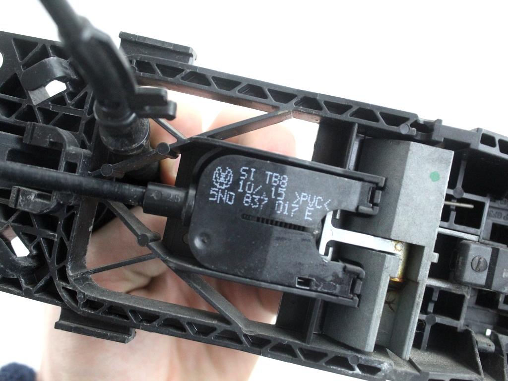 5G0837206P3FZ MANIGLIA ESTERNA PORTA POSTERIORE DESTRA VOLKSWAGEN GOLF 7 1.4 M 81KW 6M 5P (2015) RICAMBIO USATO 