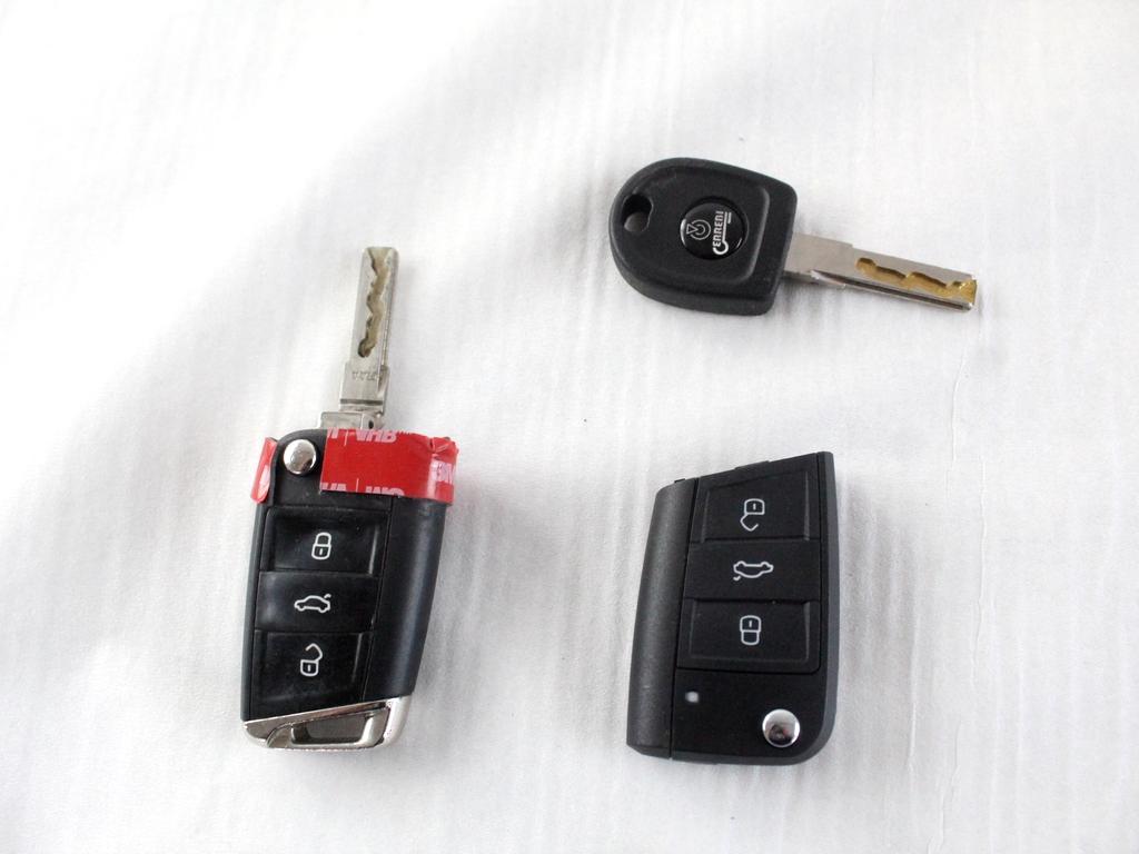 5Q0905865 KIT BLOCCHETTI ACCENSIONE APERTURA CON CHIAVE VOLKSWAGEN GOLF 7 1.4 M 81KW 6M 5P (2015) RICAMBIO USATO