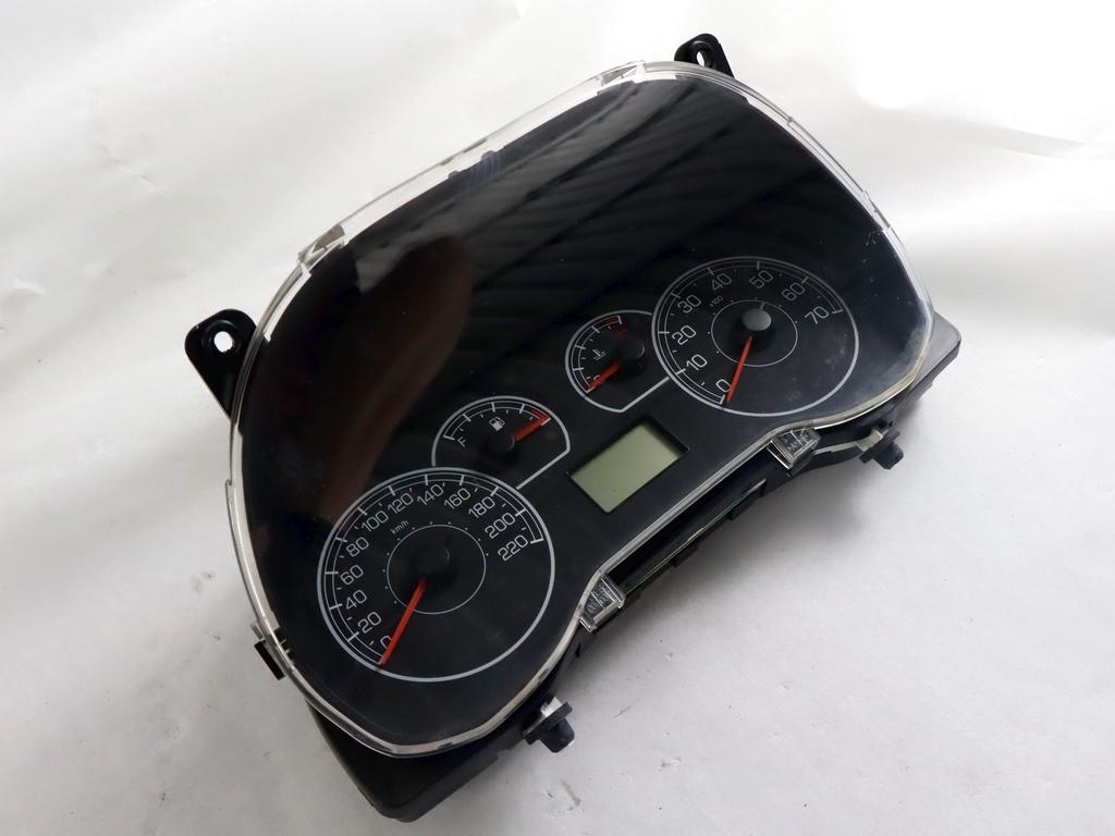 Y50001 QUADRO STRUMENTI CONTACHILOMETRI FIAT GRANDE PUNTO 1.3 D 55KW 5M 5P (2010) RICAMBIO USATO