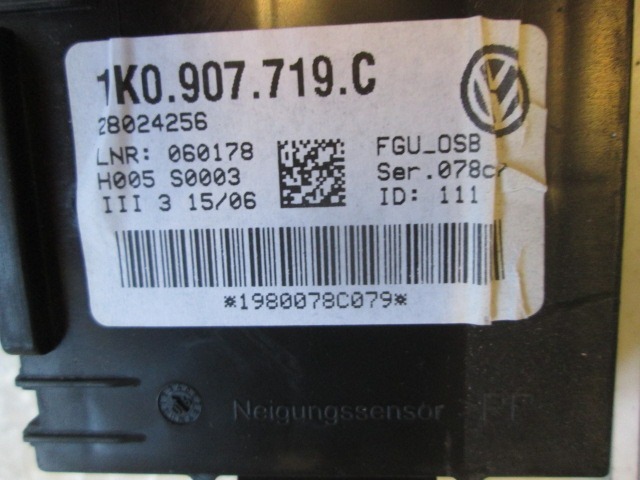 RACUNALNIK AVTOALARMA/BLOKADA MOTORJA OEM N. 1K0907719C ORIGINAL REZERVNI DEL VOLKSWAGEN GOLF V 1K1 1K5 MK5 BER/SW (02/2004-11/2008) DIESEL LETNIK 2006