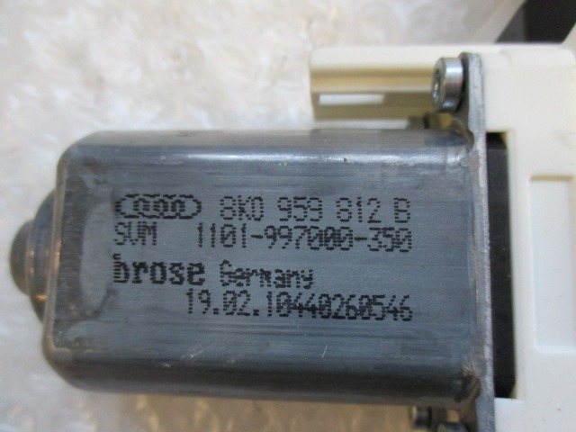 MOTORCEK ELEKTRICNEGA POMIKA ZADNJEGA STEKLA  OEM N. 8K0959812B ORIGINAL REZERVNI DEL AUDI A6 C6 R 4F2 4FH 4F5 BER/SW/ALLROAD (10/2008 - 2011) DIESEL LETNIK 2010