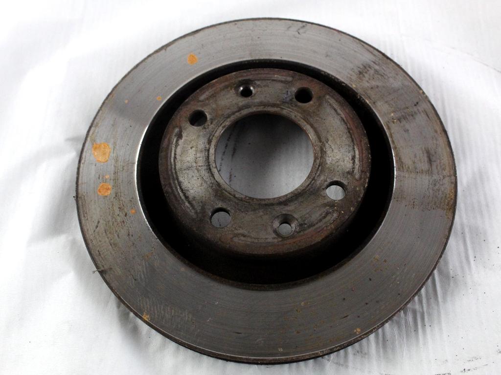 424983 COPPIA DISCHI FRENO ANTERIORI PEUGEOT 208 1.4 D 50KW 5M 5P (2012) RICAMBIO USATO