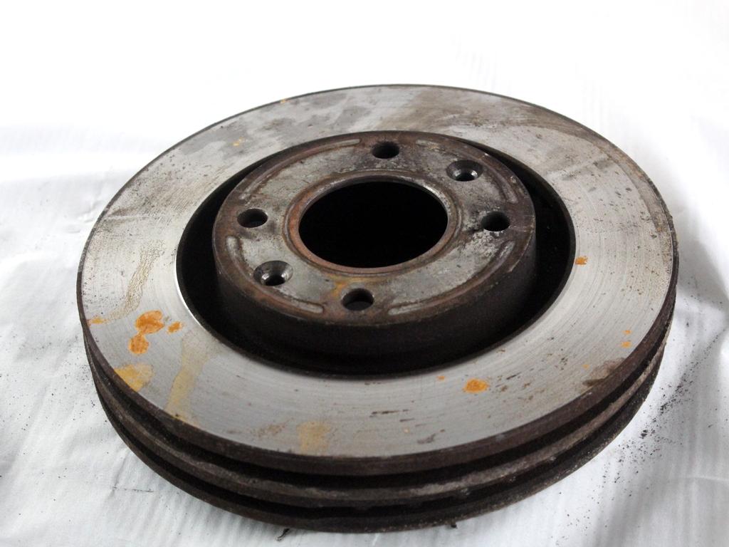 424983 COPPIA DISCHI FRENO ANTERIORI PEUGEOT 208 1.4 D 50KW 5M 5P (2012) RICAMBIO USATO