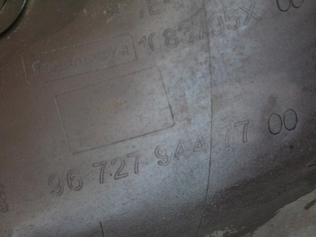 9672794477 PARAURTI ANTERIORE PEUGEOT 208 1.4 D 50KW 5M 5P (2012) RICAMBIO USATO DANNEGGIATO