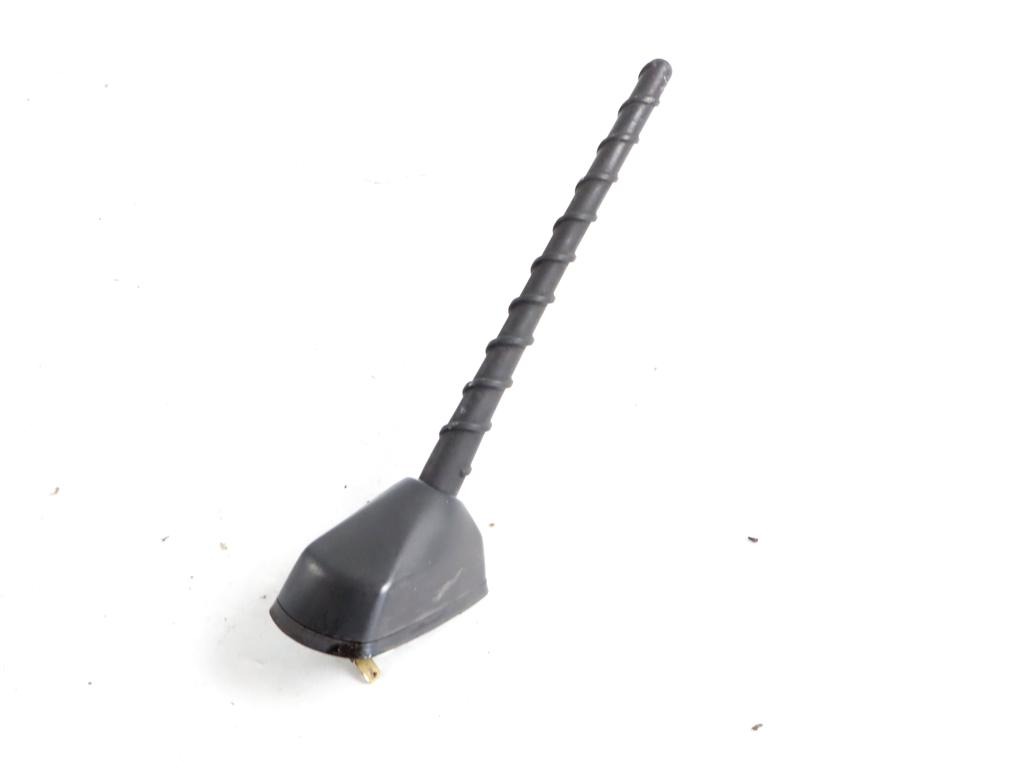 962552L000 ANTENNA AUTORADIO TETTO HYUNDAI I30 SW 1.4 G 80KW 5M 5P (2009) RICAMBIO USATO 