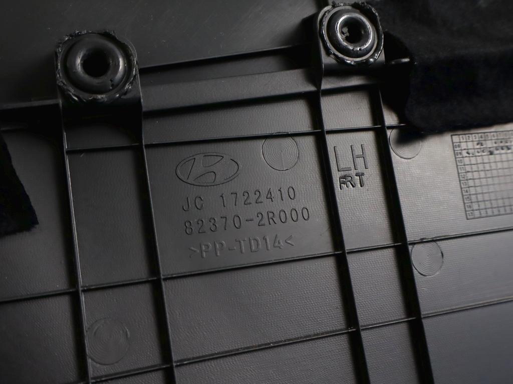 82370-2R000 PANNELLO INTERNO PORTA ANTERIORE SINISTRA HYUNDAI I30 SW 1.4 G 80KW 5M 5P (2009) RICAMBIO USATO 