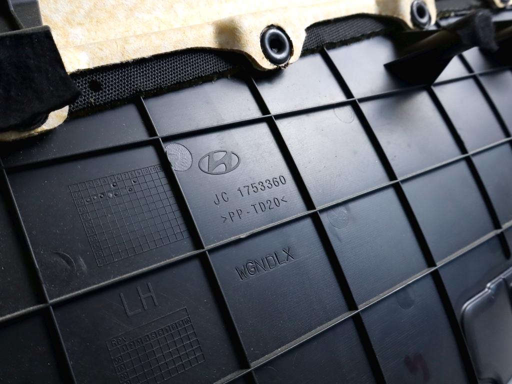 83350-2R510 PANNELLO INTERNO PORTA POSTERIORE SINISTRA HYUNDAI I30 SW 1.4 G 80KW 5M 5P (2009) RICAMBIO USATO 