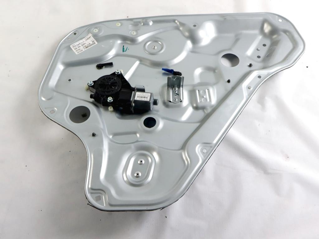 834812L210 MOTORINO MECCANISMO ALZA-VETRO ALZA-CRISTALLO PORTA POSTERIORE DESTRA HYUNDAI I30 SW 1.4 G 80KW 5M 5P (2009) RICAMBIO USATO 83450-2R000
