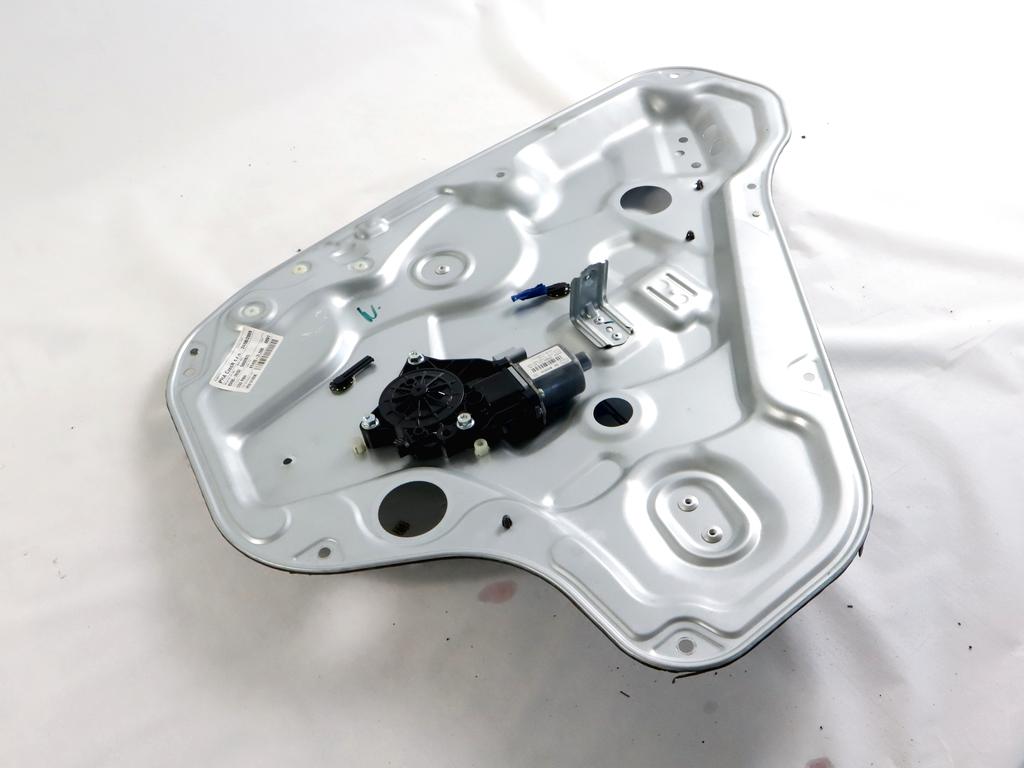 834812L210 MOTORINO MECCANISMO ALZA-VETRO ALZA-CRISTALLO PORTA POSTERIORE DESTRA HYUNDAI I30 SW 1.4 G 80KW 5M 5P (2009) RICAMBIO USATO 83450-2R000