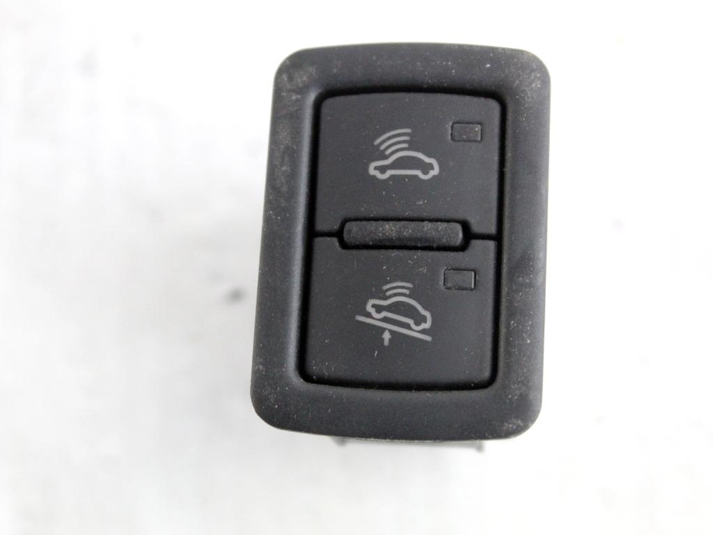 4F0962109 COMANDO INTERRUTTORE ALLARME AUDI A4 8K2 2.0 D 105KW 6M 4P (2008) RICAMBIO USATO