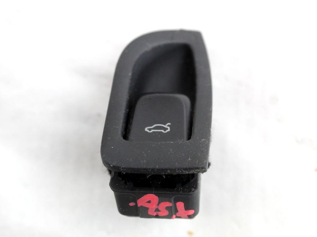 8K0959831 COMANDO INTERRUTTORE APERTURA PORTELLONE COFANO POSTERIORE BAULE AUDI A4 8K2 2.0 D 105KW 6M 4P (2008) RICAMBIO USATO
